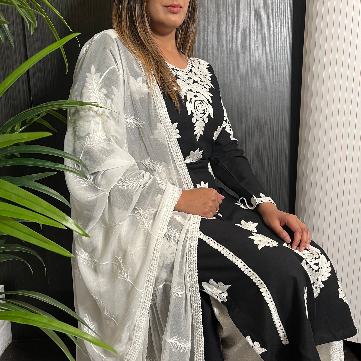 Black White Linen Embroidered 3 Piece Kameez Suit