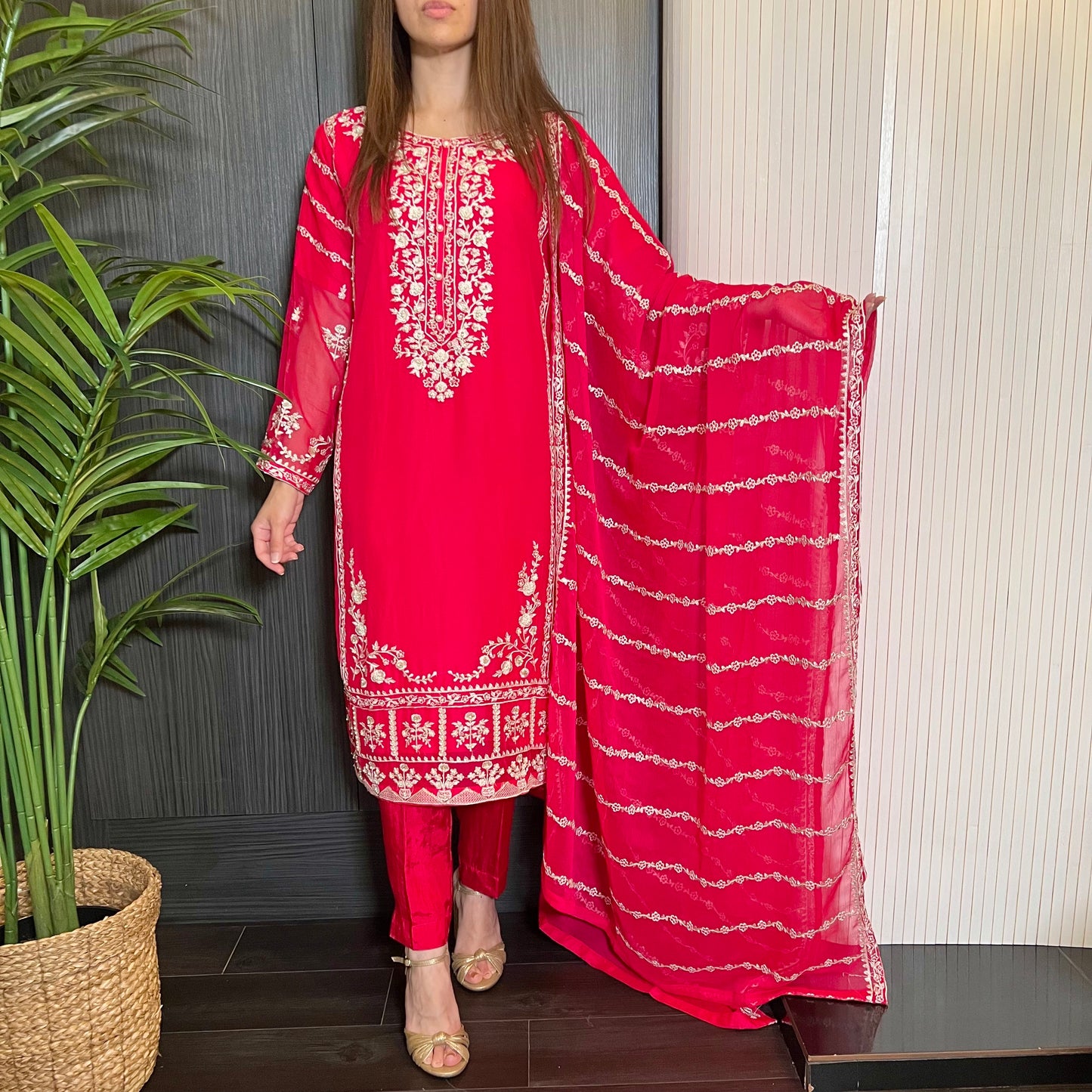 Agha Noor Hot Pink Embroidered Chiffon Suit