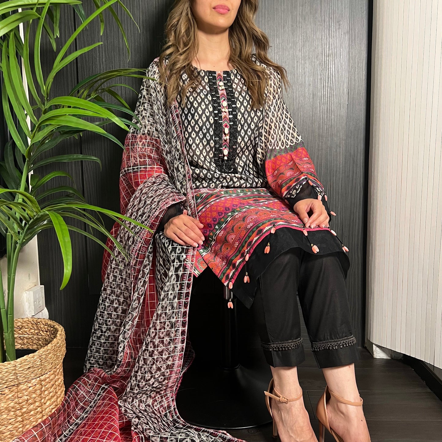 Black Print Tribal Mirror Embroidered Jacquard Suit