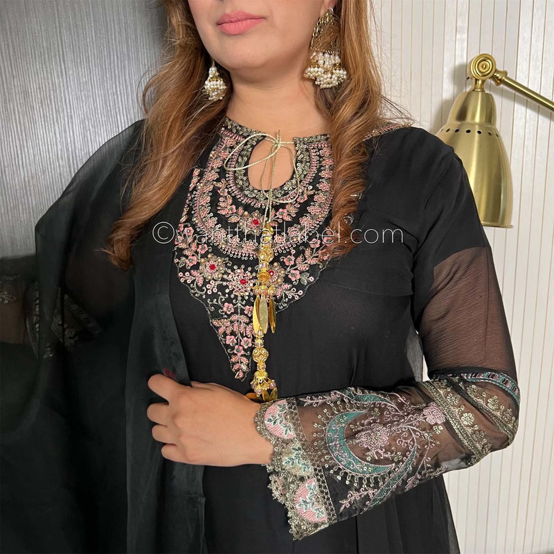 Pehnawa Original Black Asymmetric Embroidered Suit